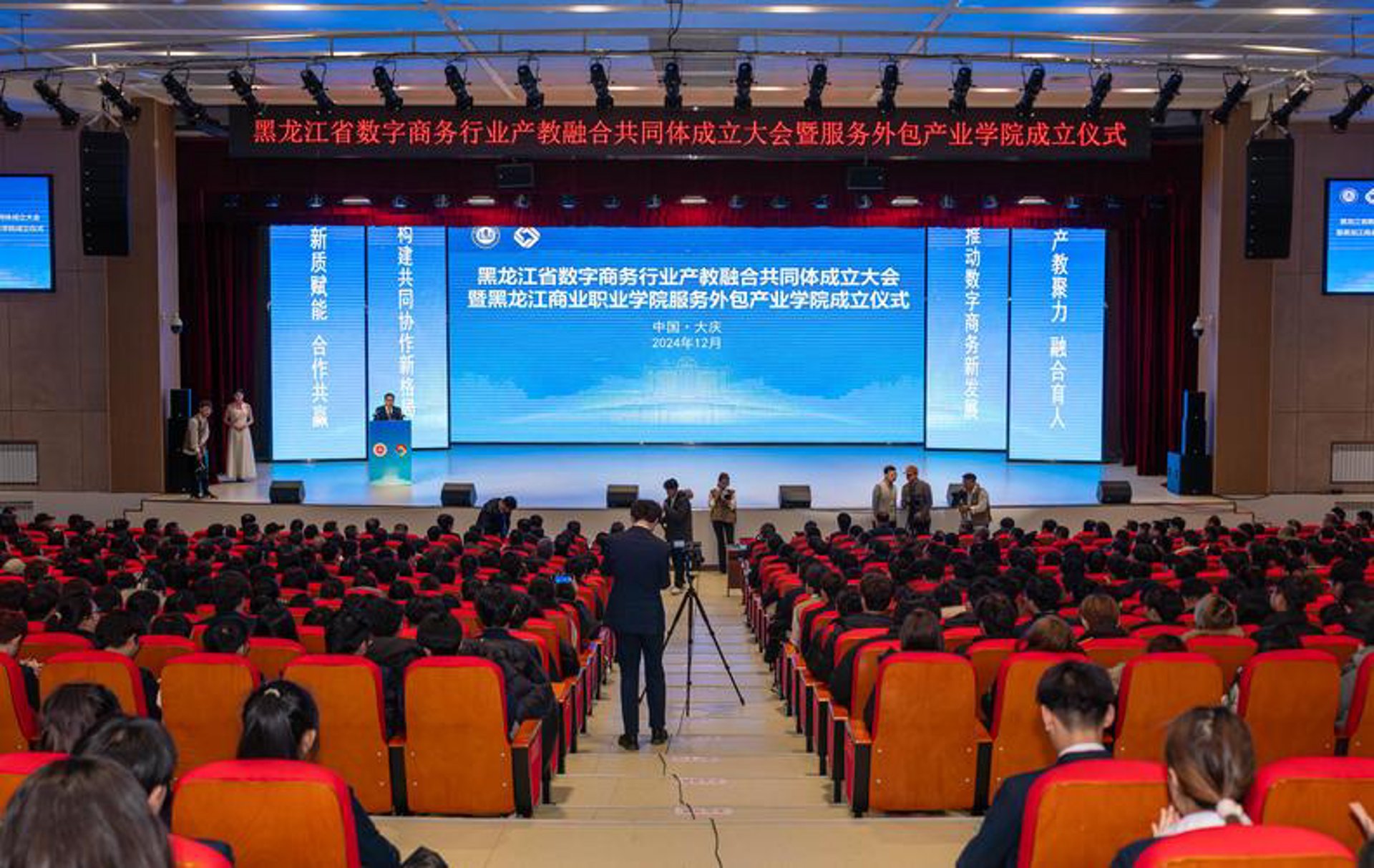 如何为孩子的成长选择合适的亲子教育产品？